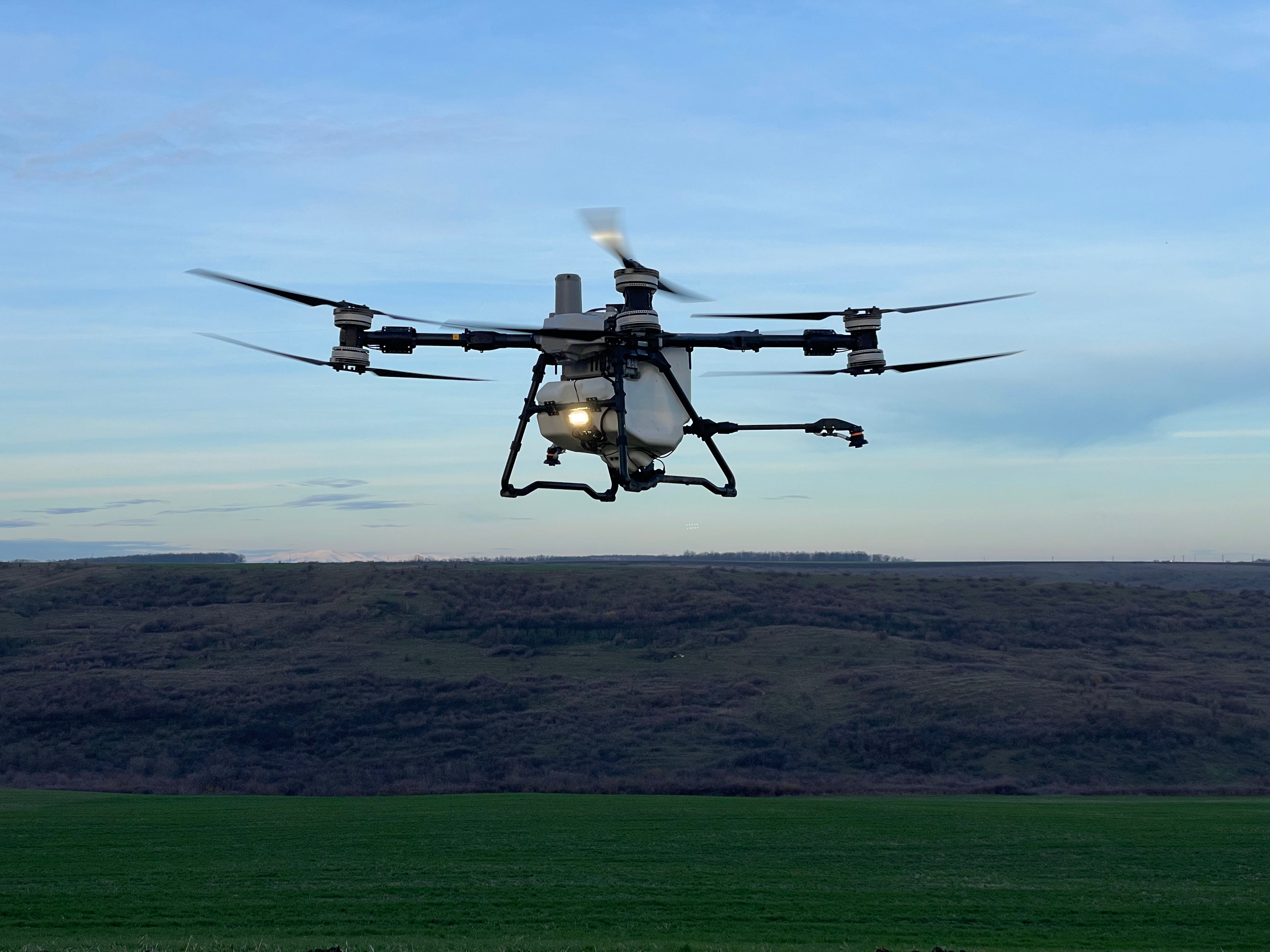 DJI Agras T100 vs T50: Test de Constanță în Teren Greu (Ziua 2 - Mehedinți)