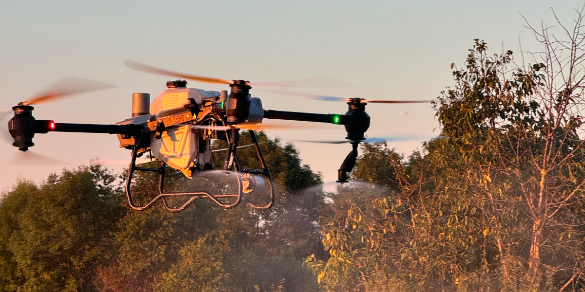 Reguli pentru utilizarea dronelor agricole în zone urbane sau apropierea infrastructurilor sensibile