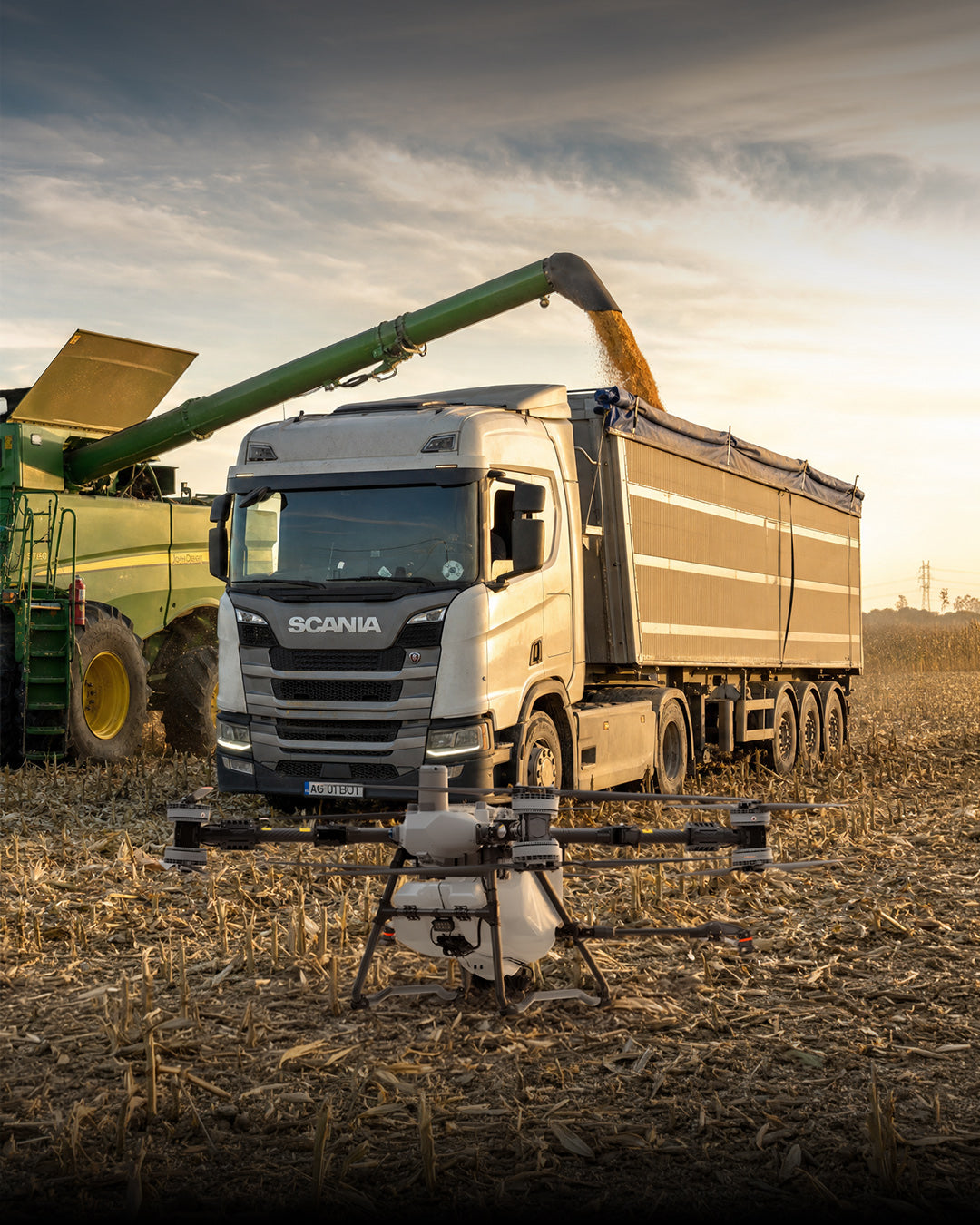 Camion Scania cu cereale și dronă DJI Agras – program Riagro × East Grain